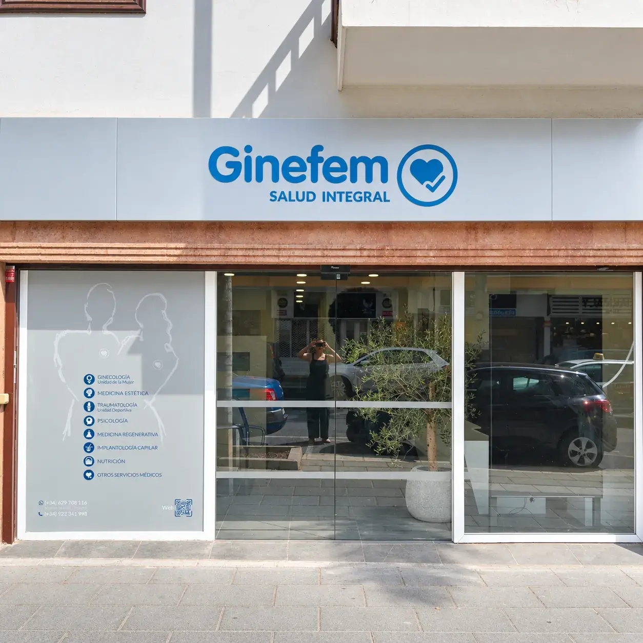 Fachada de Ginefem Puerto de la Cruz
